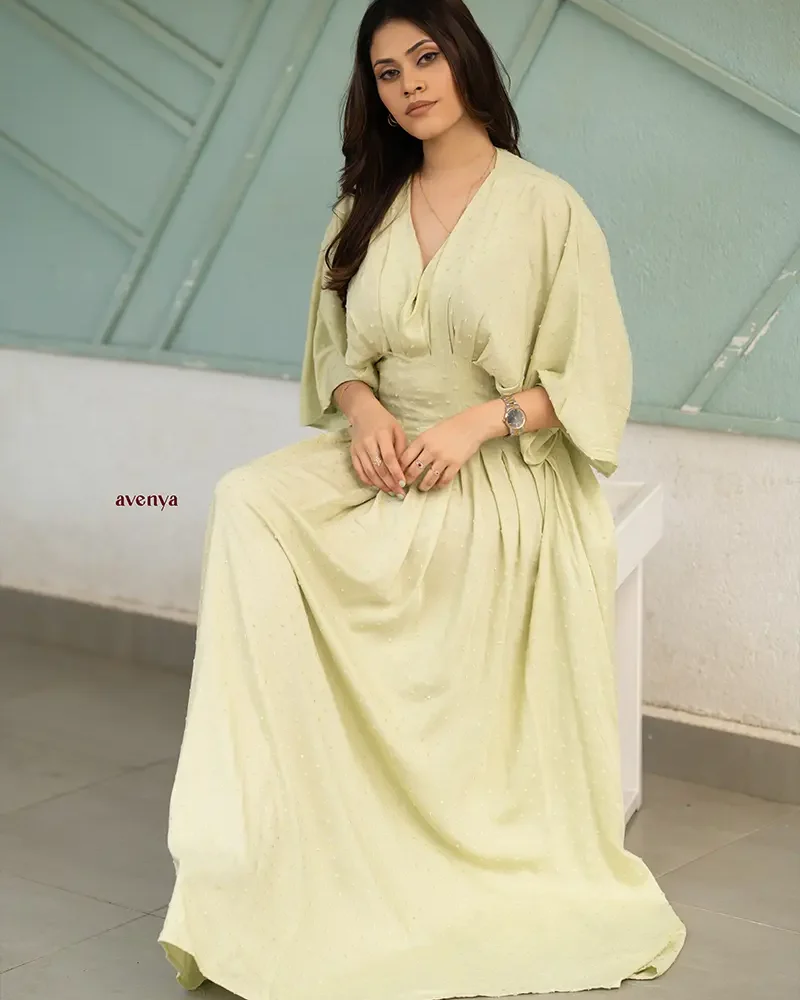 The-Sage-Swiss-Dot-Wrap