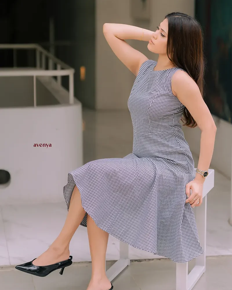 ⁠The-Baby-check-Flounce-Midi