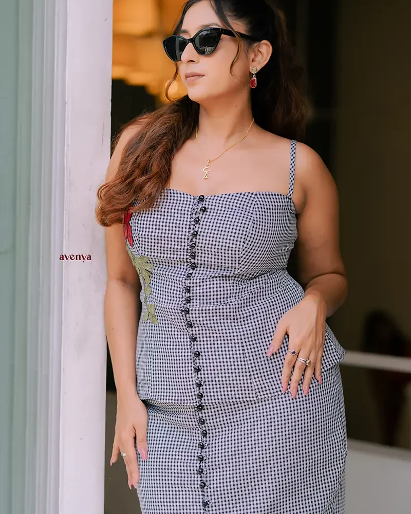 Gingham-Peplum-Pencil-Set